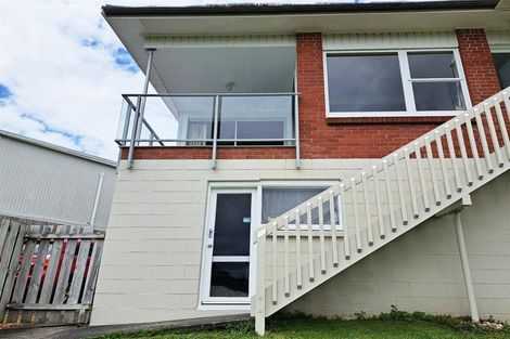 Photo of property in 18 Shanaway Rise, Hillcrest, Auckland, 0627