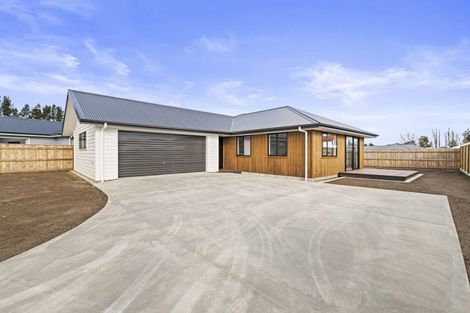 Photo of property in 4 Rayner Lane, Marton, 4710