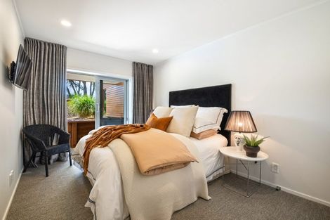 Photo of property in 14 Oscar Road, Greenhithe, Auckland, 0632