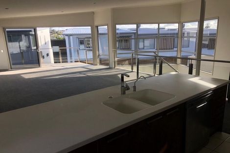 Photo of property in 2/348 Beach Road, Mairangi Bay, Auckland, 0630