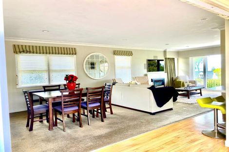 Photo of property in 36 Montgomery Avenue, Rothesay Bay, Auckland, 0630