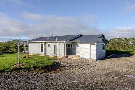 Photo of property in 400 Te Kakapo Valley Road, Dannevirke, 4978