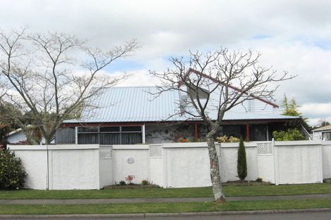 Photo of property in 24 Aquarius Drive, Kawaha Point, Rotorua, 3010