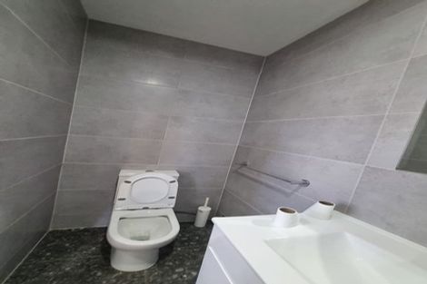 Photo of property in 2 Arnhem Place, Pukekohe, 2120