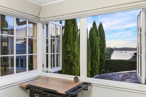 Photo of property in 28 Jubilee Avenue, Devonport, Auckland, 0624