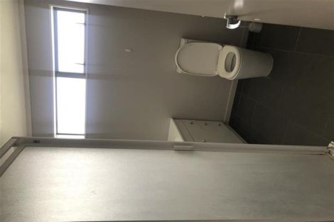 Photo of property in 2/9 Grenadine Place, Unsworth Heights, Auckland, 0632