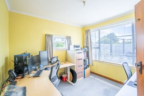 Photo of property in 28 Milton Street, Roslyn, Palmerston North, 4414