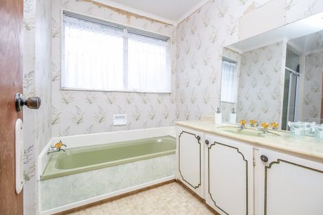 Photo of property in 12 Albemarle Place, Massey, Auckland, 0614