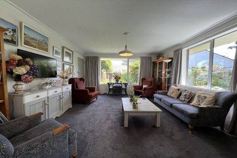 Photo of property in 2/17 Karen Lane, Beckenham, Christchurch, 8023