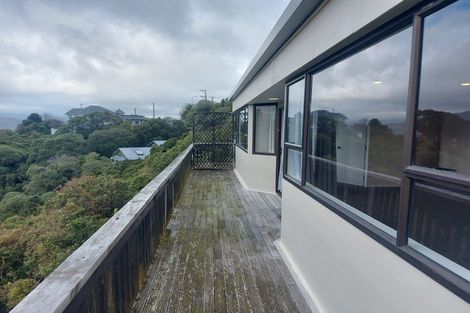 Photo of property in 66 Miromiro Road, Normandale, Lower Hutt, 5010