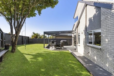 Photo of property in 1/13 Perendale Close, Somerville, Auckland, 2014