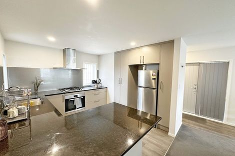Photo of property in 4 Ruhanui Lane, Pakuranga Heights, Auckland, 2010
