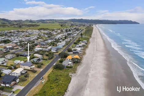 Photo of property in 70 Bway Road, Waihi Beach, 3611