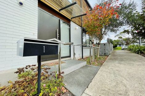 Photo of property in 1 Reg Pearce Way, Glen Innes, Auckland, 1072