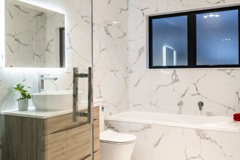 Photo of property in 11 Tawapou Close, Massey, Auckland, 0614