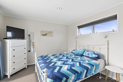 Photo of property in 35 Marine Parade South, Foxton Beach, Foxton, 4815