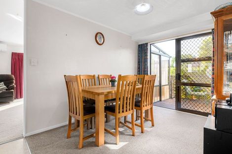 Photo of property in 17 Hibiscus Avenue, Hamilton Lake, Hamilton, 3204