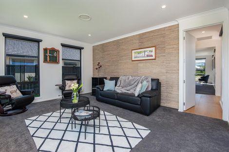 Photo of property in 5 Smiley Place, Mosgiel, 9024