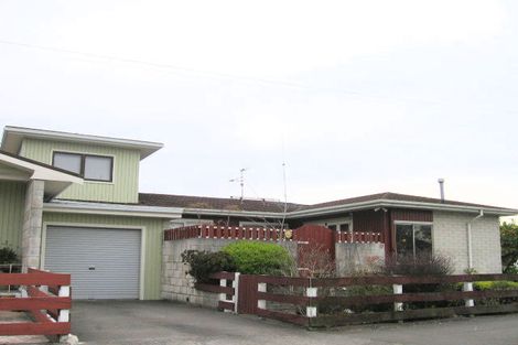 Photo of property in 17 Puketapu Road, Taradale, Napier, 4112