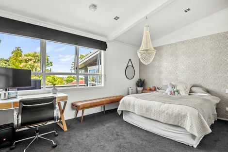 Photo of property in 12 Tyne Road, Forrest Hill, Auckland, 0620