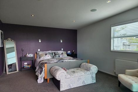 Photo of property in 46 Victoria Road, New Plymouth, 4310