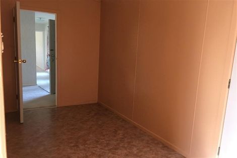 Photo of property in 10 Cumberland Street, Merrilands, New Plymouth, 4312