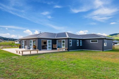 Photo of property in 13 Kahikatea Drive, Kinloch, Taupo, 3377
