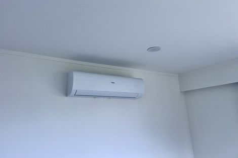 Photo of property in 6 Kenton Lane, Mangere, Auckland, 2022