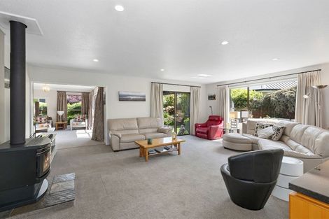 Photo of property in 21 Cricklewood Place, Avonhead, Christchurch, 8042