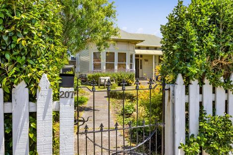 Photo of property in 207 Egmont Street, Patea, 4520