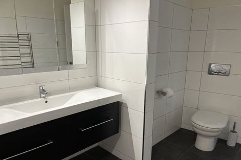 Photo of property in 4/25 Home Street, Mount Victoria, Wellington, 6011