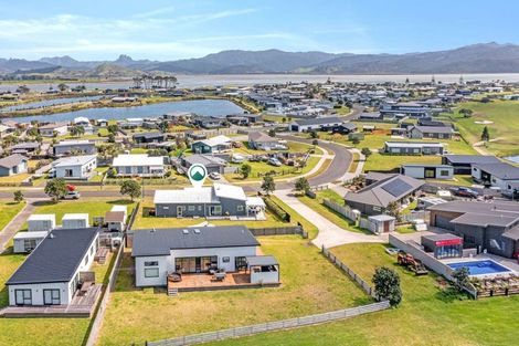 Photo of property in 139 Rangiora Crescent, Matarangi, Whitianga, 3592