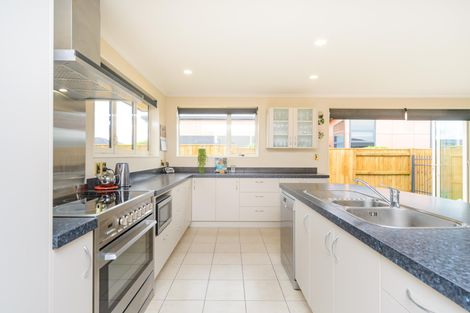 Photo of property in 37 Liberty Grove, Kelvin Grove, Palmerston North, 4414