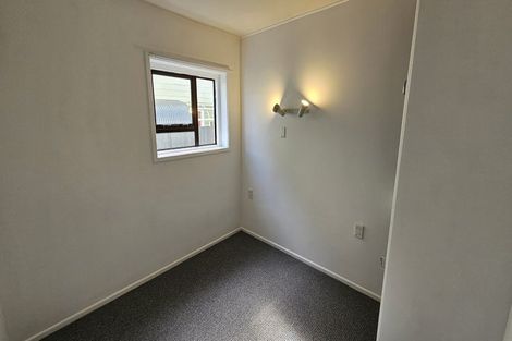 Photo of property in 4/52 Russell Terrace, Berhampore, Wellington, 6023