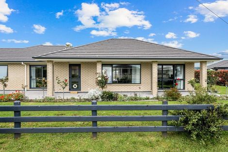 Photo of property in 10 Watch Lane, Waipu, 0510
