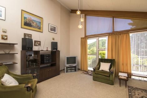 Photo of property in 244 Waikawa Road, Waikawa, Picton, 7220