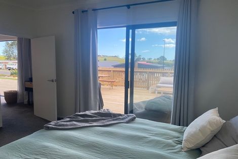 Photo of property in 33 Omahina Street, Raglan, 3225