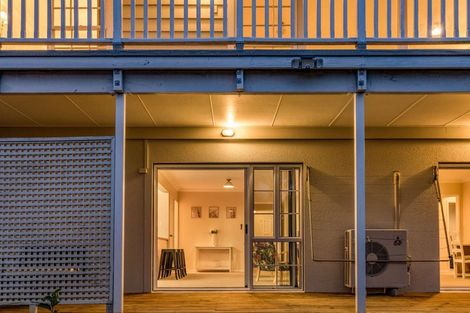 Photo of property in 3 Laingrange Place, Laingholm, Auckland, 0604