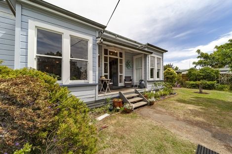 Photo of property in 37 Charlotte Street, Takapau, 4203