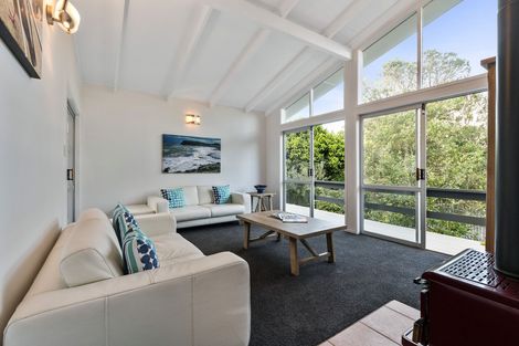Photo of property in 19 Wirihana Road, Titirangi, Auckland, 0604