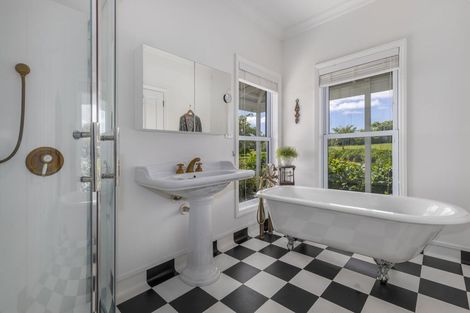 Photo of property in 68 Tarahunga Road, Levin, 5571