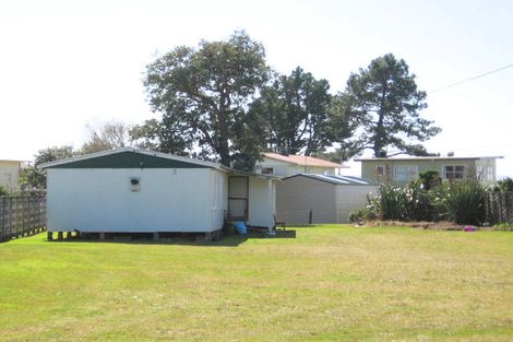 Photo of property in 3 Banks Street, Cooks Beach, Whitianga, 3591