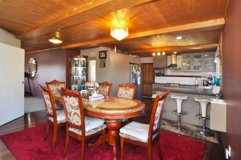 Photo of property in 2a Bamboo Grove, Kelston, Auckland, 0602