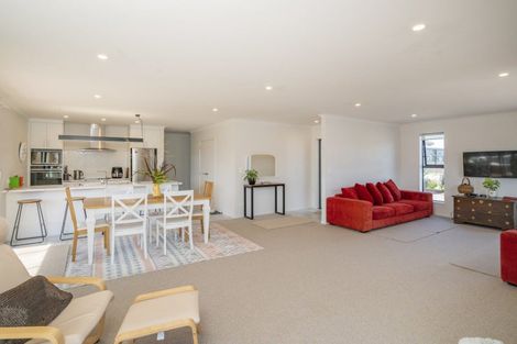 Photo of property in 8 Palm Drive, Whitianga, 3510