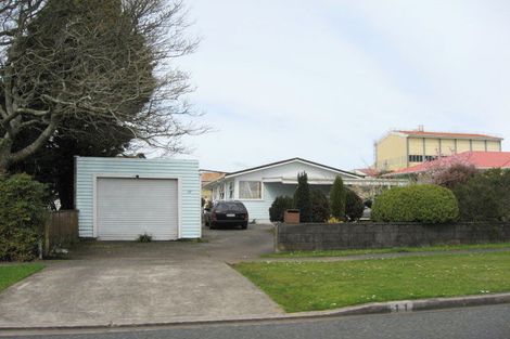 Photo of property in 11 Kahikatea Street, Inglewood, 4330