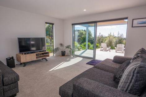 Photo of property in 32 Cable Bay Block Road, Cable Bay, 0420