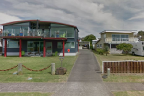 Photo of property in 66a Kiwi Esplanade, Mangere Bridge, Auckland, 2022