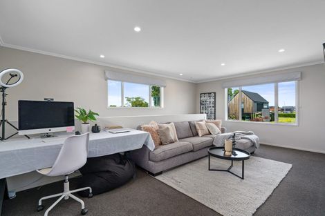 Photo of property in 1 Boyce Crescent, Cambridge, 3434