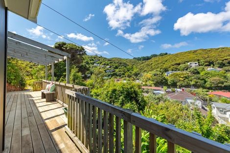 Photo of property in 49 Airlie Road, Plimmerton, Porirua, 5026