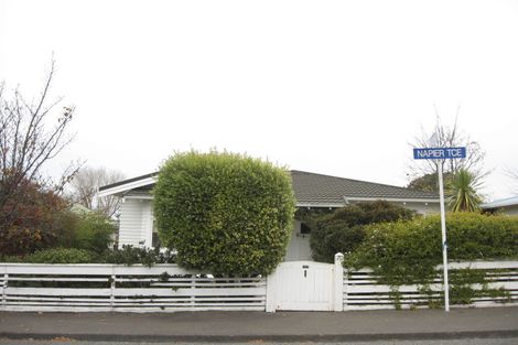 Photo of property in 70 Napier Terrace, Hospital Hill, Napier, 4110